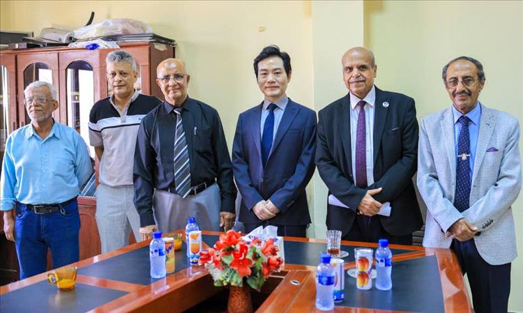 جامعة عدن و«لونغشيانغ» الصينية تعززان الشراكة في الطاقة والتكنولوجيا