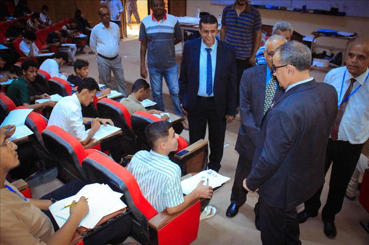 كلية الهندسة بجامعة عدن تستقبل 1480 طالباً وطالبة لأداء امتحانات المفاضلة للعام الجامعي 2026 / 2027م