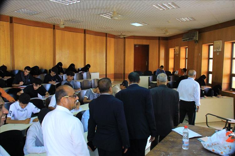 كلية الهندسة بجامعة عدن تستقبل 1480 طالباً وطالبة لأداء امتحانات المفاضلة للعام الجامعي 2026 / 2027م