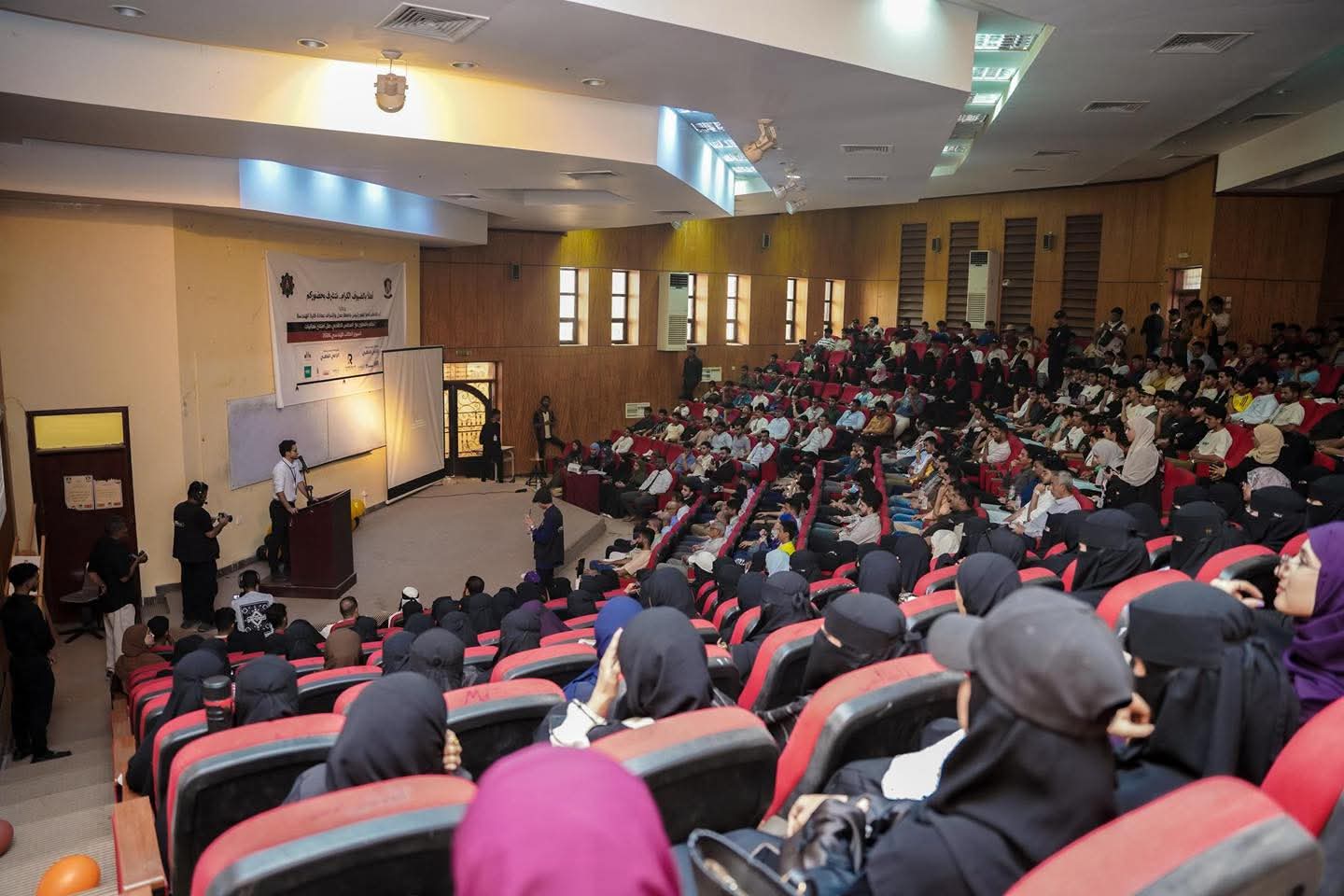 تحت شعار "هندسة - إبداع - ريادة".. جامعة عدن تدشن فعاليات أسبوع الطالب الهندسي 2026 وسط تفاعل إبداعي ورياضي واسع