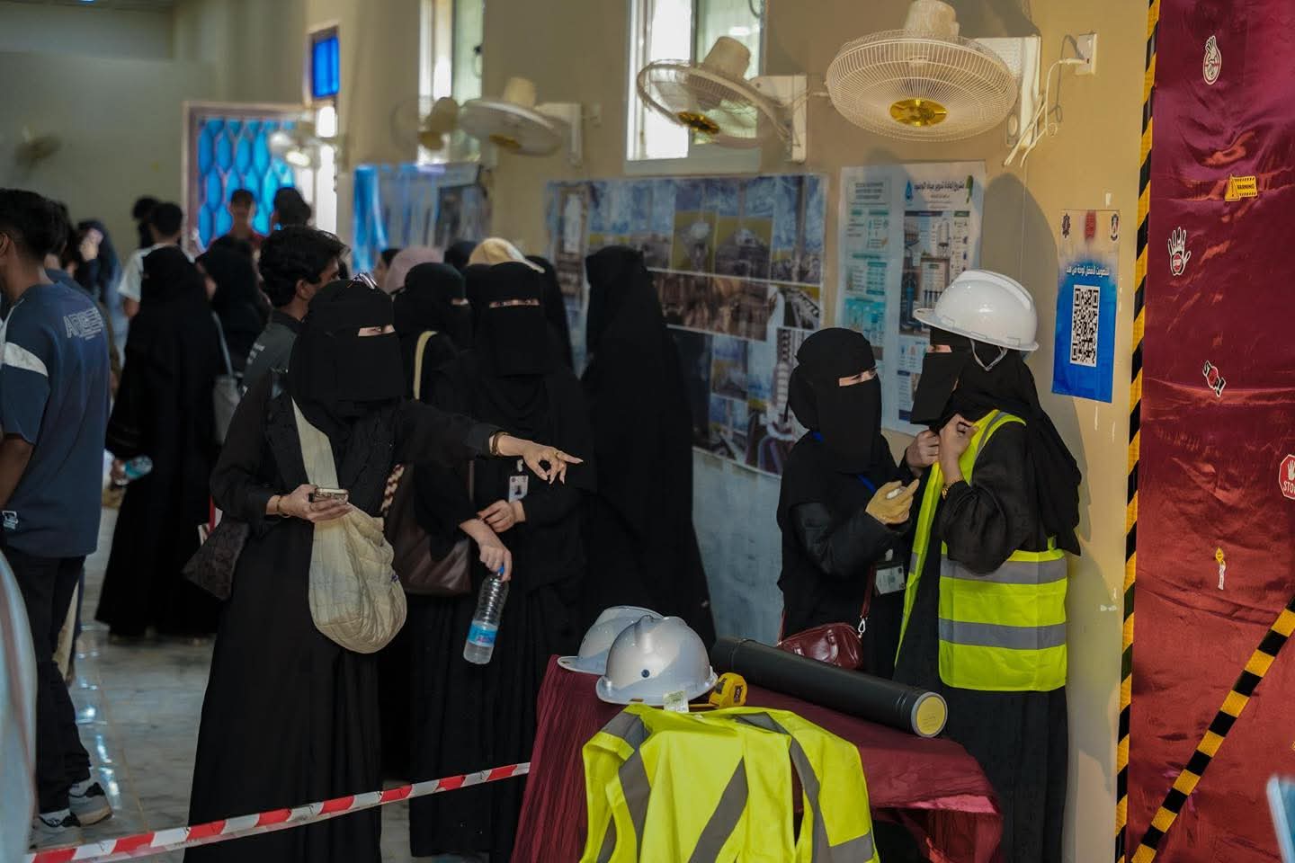 تحت شعار "هندسة - إبداع - ريادة".. جامعة عدن تدشن فعاليات أسبوع الطالب الهندسي 2026 وسط تفاعل إبداعي ورياضي واسع