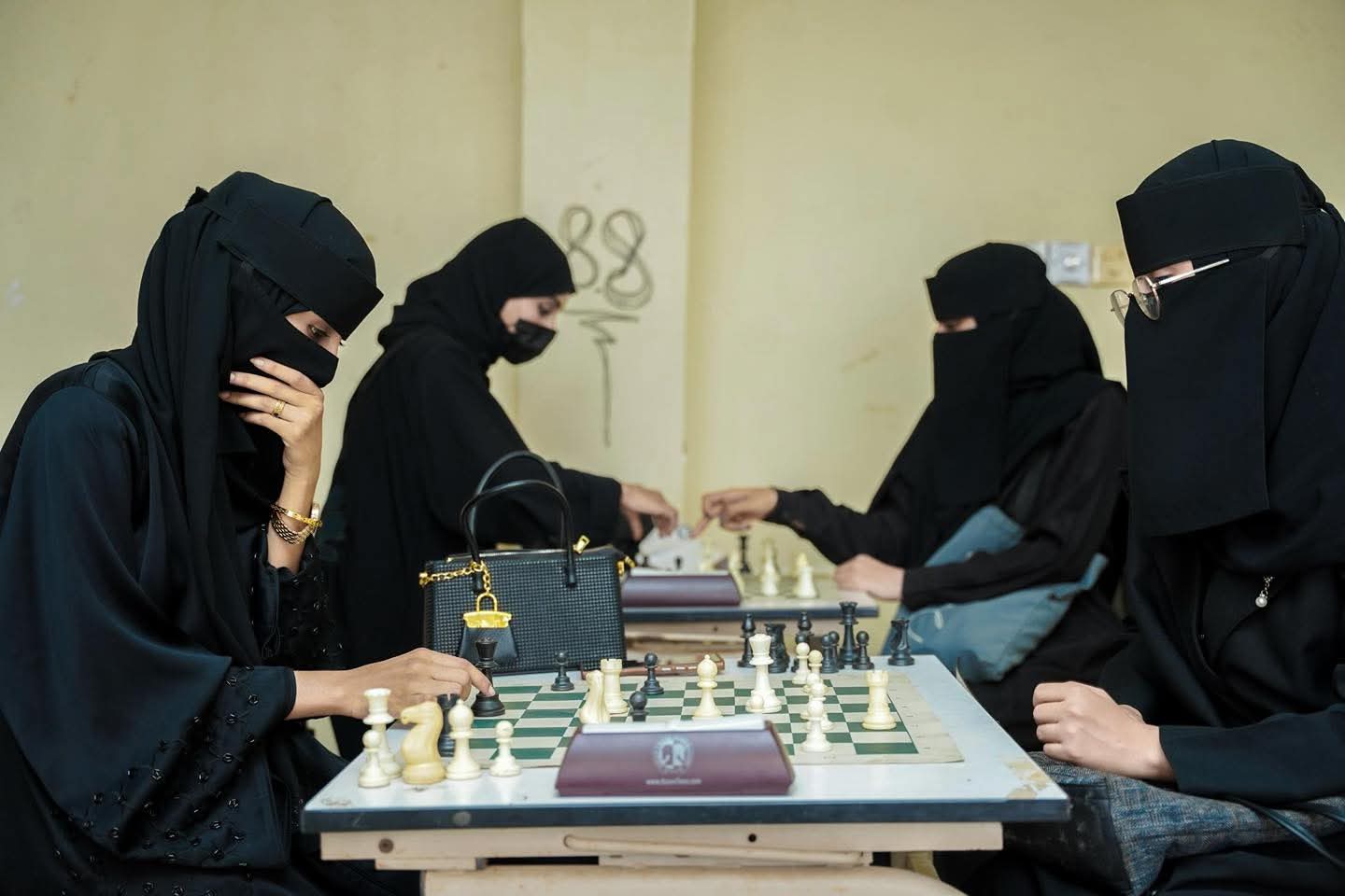 تحت شعار "هندسة - إبداع - ريادة".. جامعة عدن تدشن فعاليات أسبوع الطالب الهندسي 2026 وسط تفاعل إبداعي ورياضي واسع