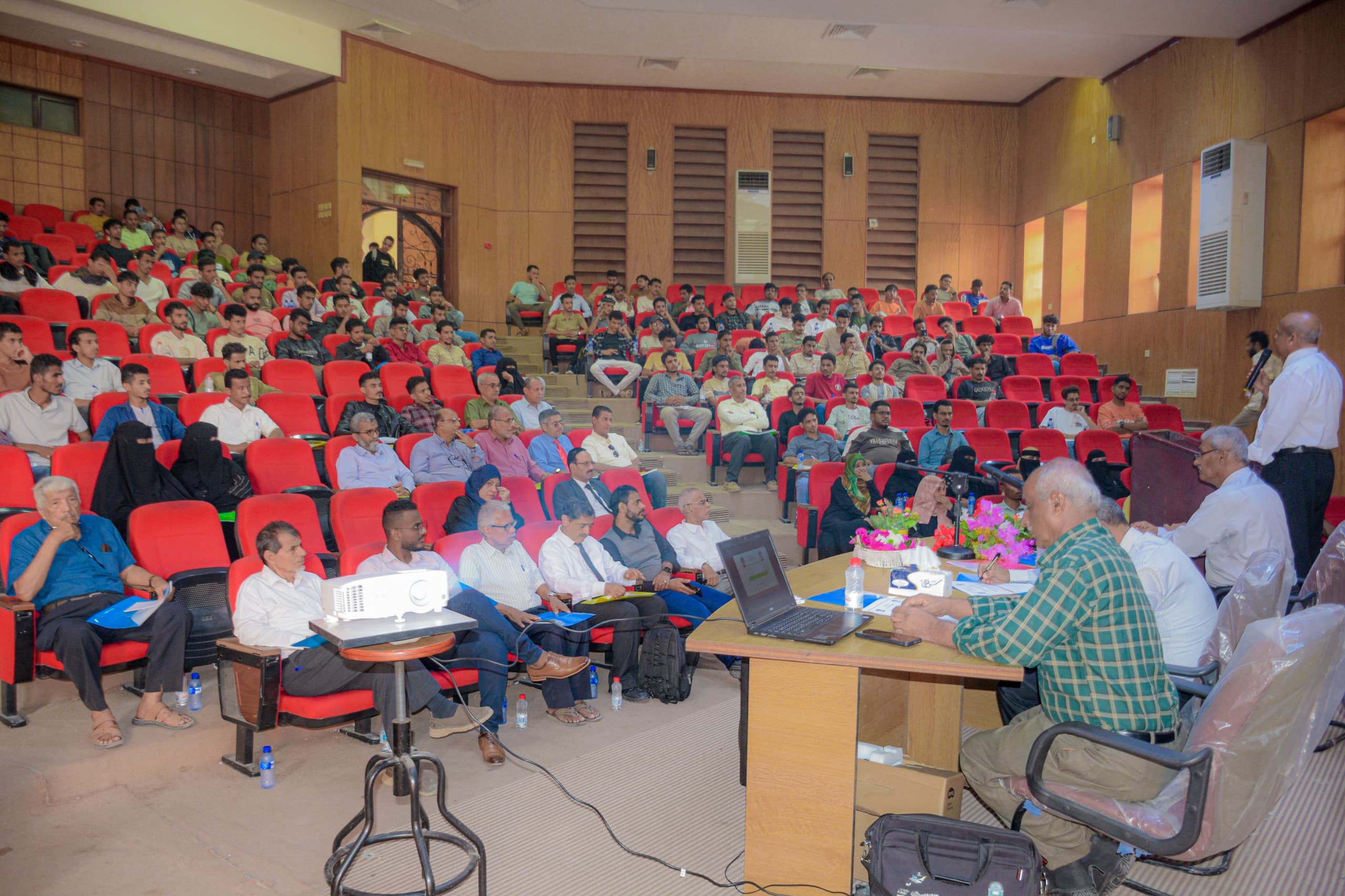 كلية الهندسة - جامعة عدن تخطو بثبات نحو معايير الجودة والاعتماد الأكاديمي
