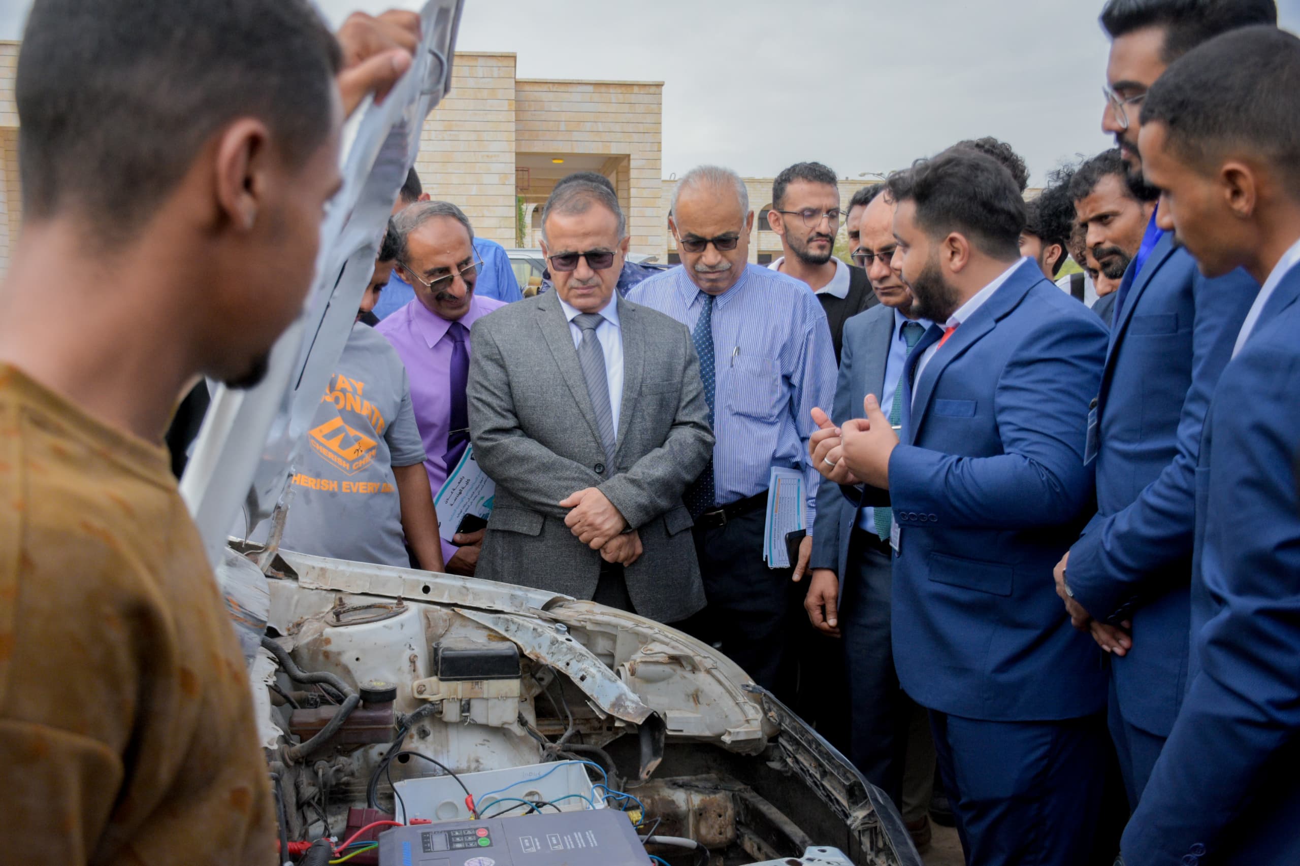 عقولٌ تبتكر.. ومستقبلٌ يُبنى بأيدي شبابنا