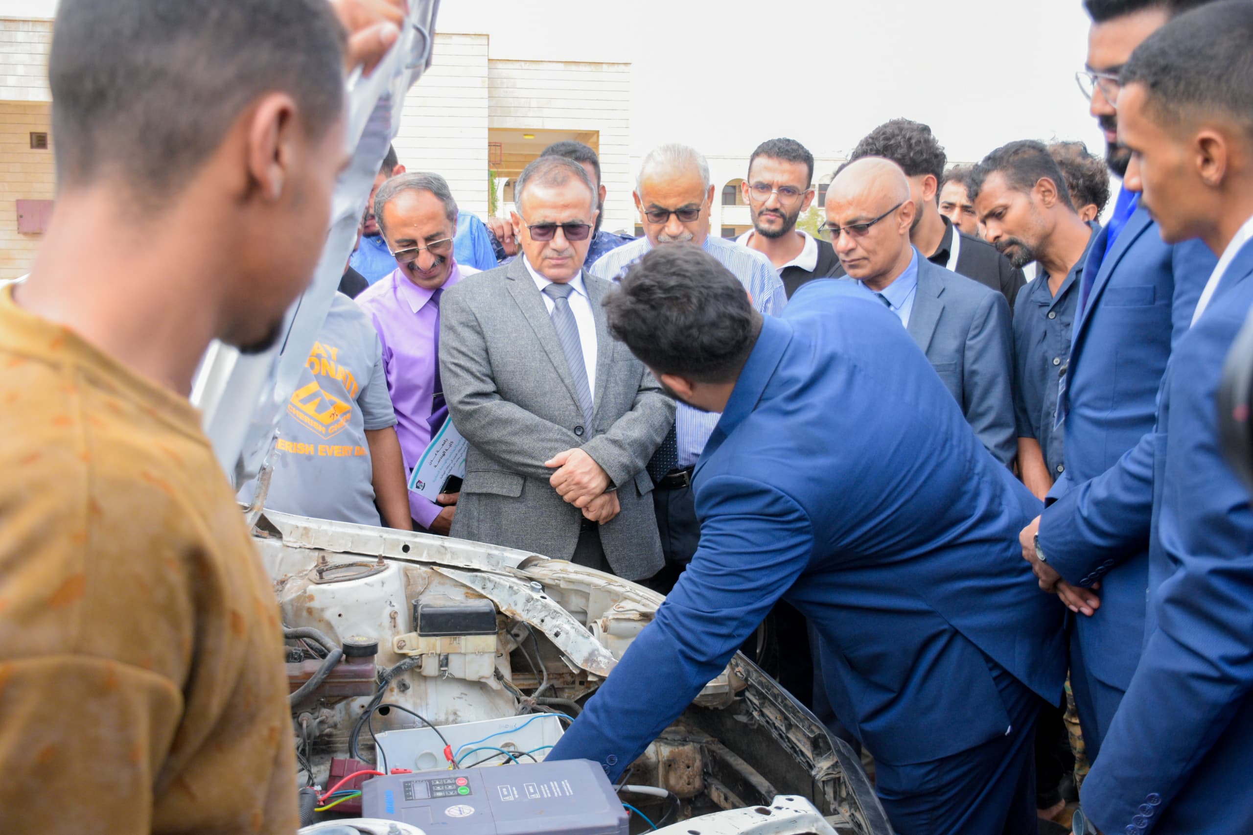 عقولٌ تبتكر.. ومستقبلٌ يُبنى بأيدي شبابنا