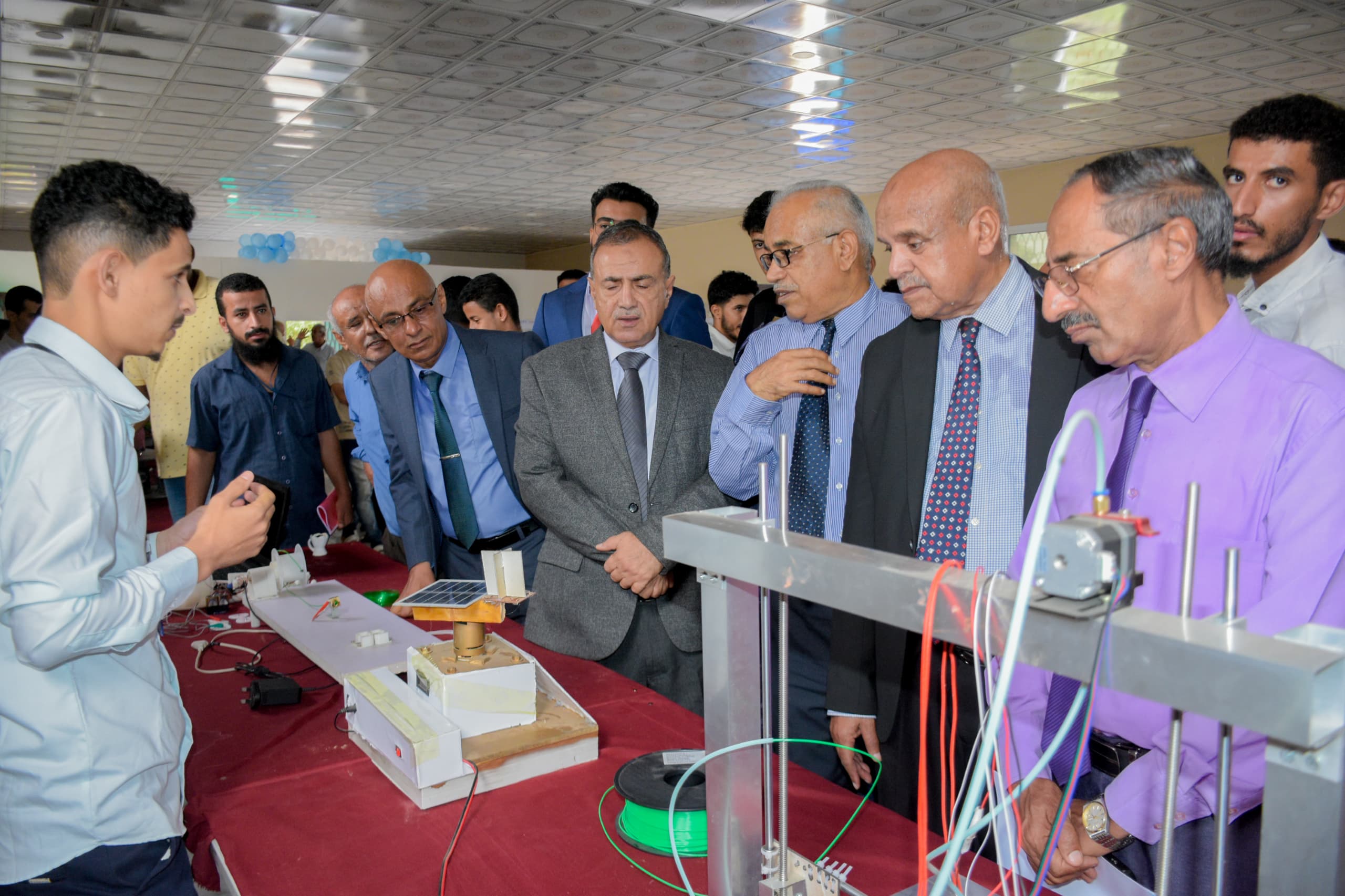 عقولٌ تبتكر.. ومستقبلٌ يُبنى بأيدي شبابنا