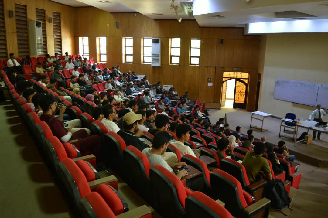 تحت شعار "العلم – الابتكار – الإبداع" تدشين أولى الندوات الشهرية للجمعية الوطنية للبحث العلمي في كلية الهندسة بجامعة عدن 
