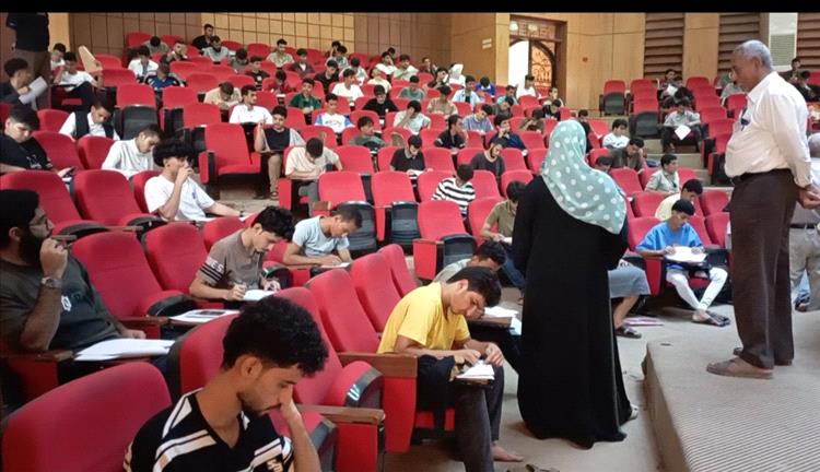 تدشين امتحانات المفاضلة للطلاب المتقدمين في كلية الهمدسة